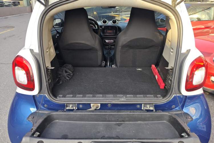 Used  fortwo 2018 1.0L 52kW Hardtop Dynamic Version China V
