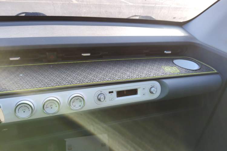 Used Wuling Hongguang MINIEV 2022 GAMEBOY 300km Enthusiast Model with Lithium Iron Phosphate