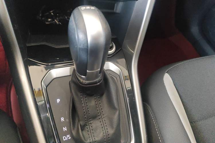 Used Volkswagen T-ROC 2021 280TSI DSG Two-Wheel Drive Elite Connect Edition