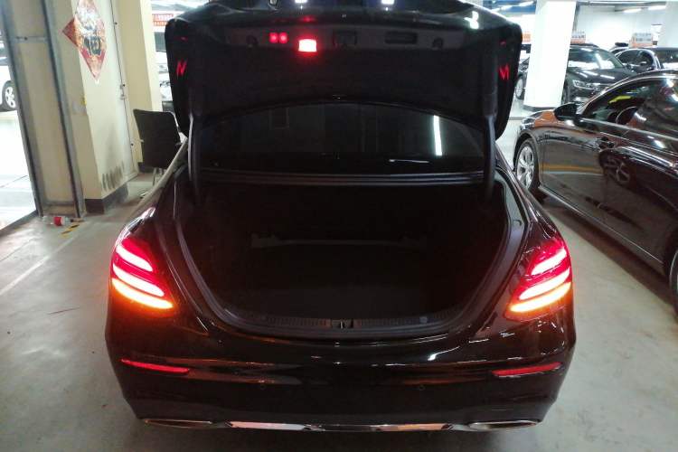 Used Mercedes-Benz E-Class 2019 E 200 L Sport 4MATIC
