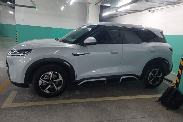 Used BYD Yuan UP 2024 401KM Leading Edition
