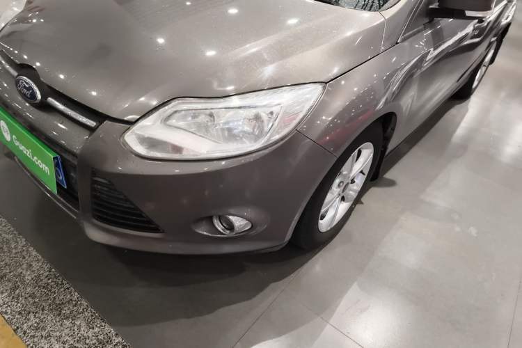 Used Ford Focus 2012 Sedan 1.6L Automatic Fashion Edition
