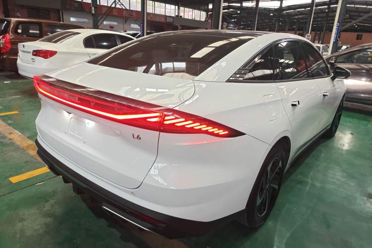 Used  L6 2023 125km MAX