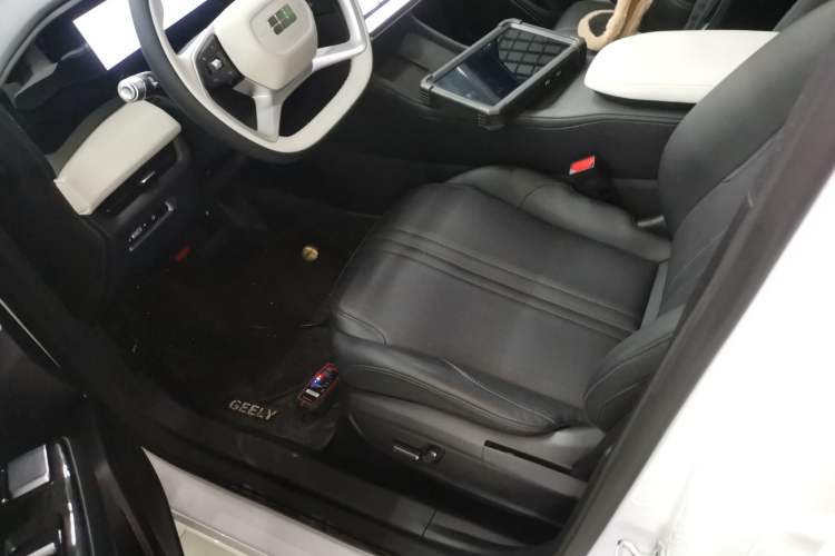 Used  L7 2024 1.5T 115 km PLUS Dragon Edition