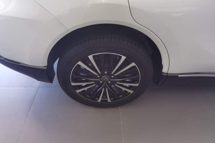 Used Toyota Venza 2023 2.0L CVT Two-Wheel Drive Prestige Version
