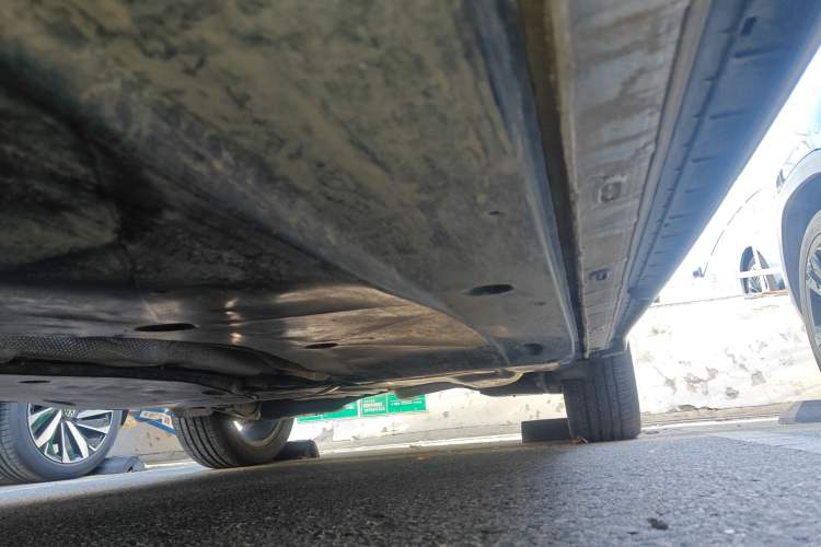 Used Volkswagen Tiguan L 2024 Outstanding Model 330TSI Automatic Two-Wheel Drive R-Line Dragon Glory Edition
