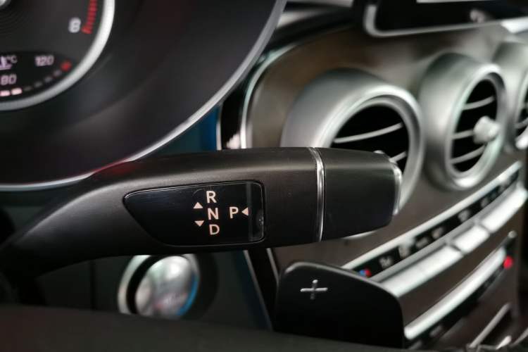 Used Mercedes-Benz GLC 2019 GLC 300 L 4MATIC Dynamic Model