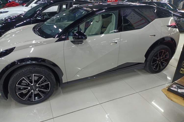 Used Zeekr X 2025 5-Seater Four-Wheel Drive Sport Version
