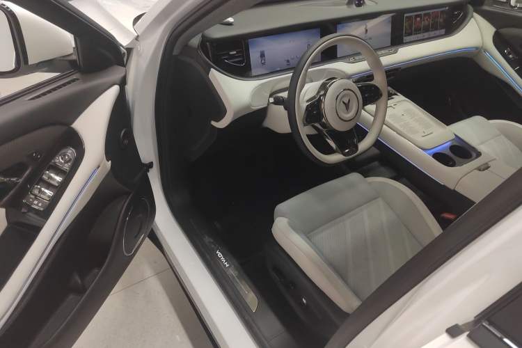 Used VOYAH FREE 2025 318 318 km Rear-Drive Touring Edition
