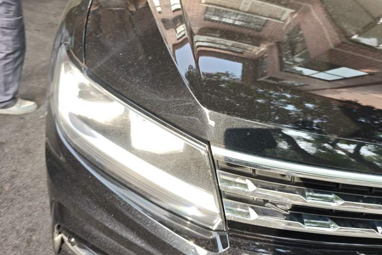 Used Volkswagen Tiguan L 2021 330TSI Automatic Two-Wheel Drive R-Line Enhanced Edition
