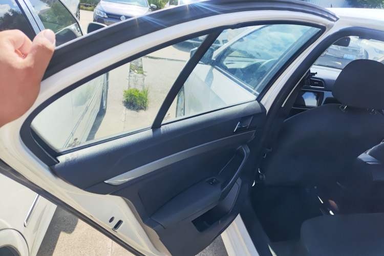 Used Volkswagen Lavida 2017 1.6L Automatic Fashion Edition
