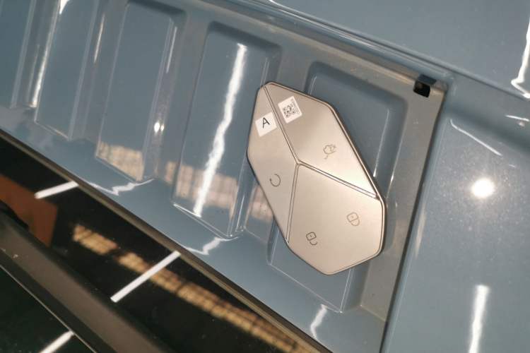 Used  Leopard 5 2023 Navigator Edition
