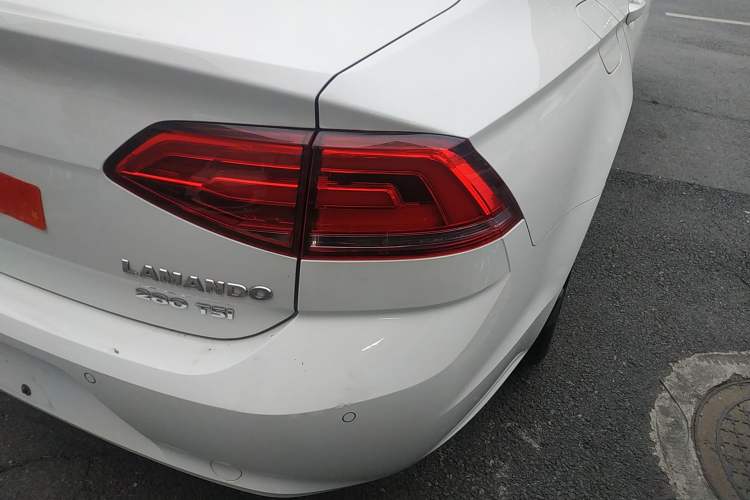 Used Volkswagen Lamando 2015 280TSI DSG Comfort Edition
