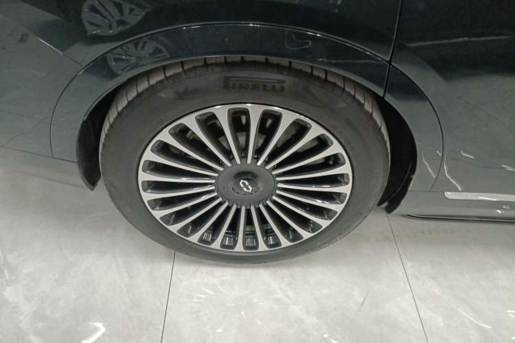 Used Hima AITO M9 2025 Extended-Range Ultra Version 52 kWh 6-Seater
