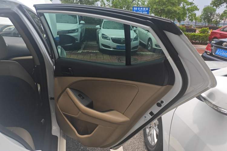 Used Kia K5 2015 2.0L Automatic GL
