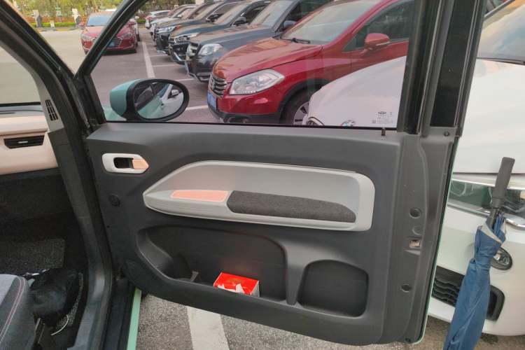 Used Chery QQ Ice Cream 2022 170km Sundae Phosphate Lithium-Ion
