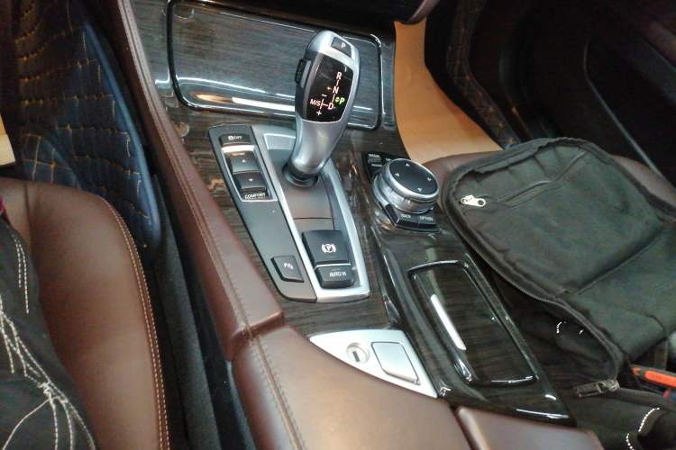 Used BMW 5 Series 2014 525Li Luxury Design Package
