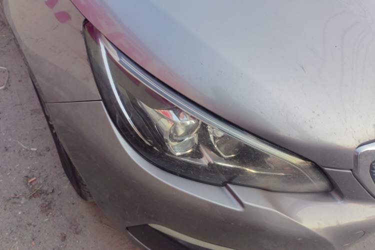 Used Peugeot 308 2016 1.6L Manual Fashion Edition
