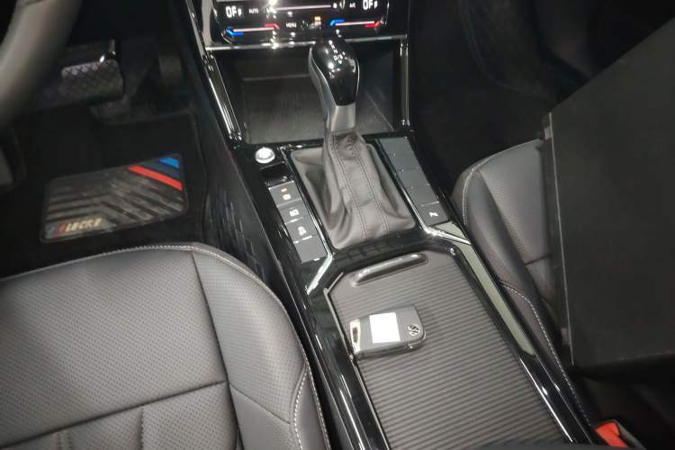 Used Volkswagen Passat 2025 Premium Version 380TSI Dragon Edition
