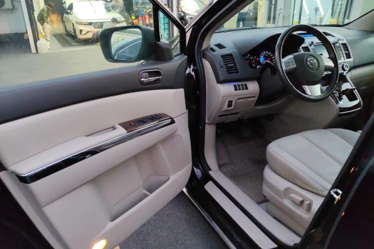 Used Mazda Mazda 8 2013 2.5L Ultimate Edition
