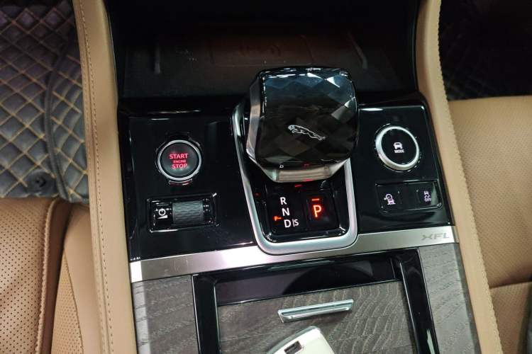 Used Jaguar XFL 2021 XFL 2.0T P250 Two-Wheel-Drive Luxury Deluxe Edition