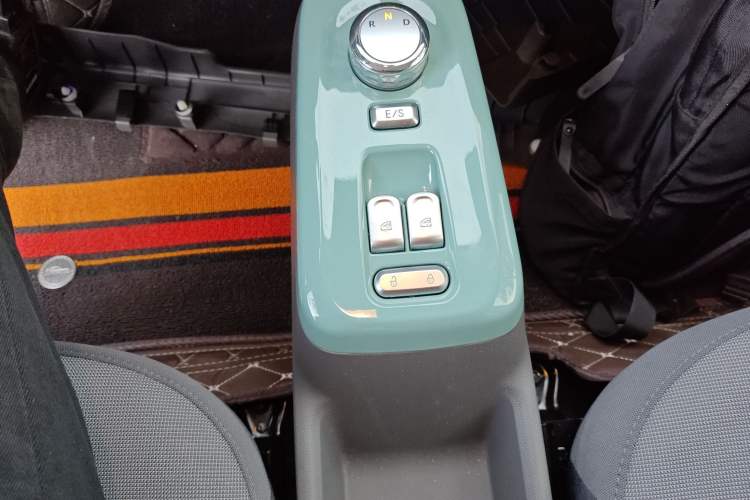 Used  Lumin 2025 210 km Fragrant Edition
