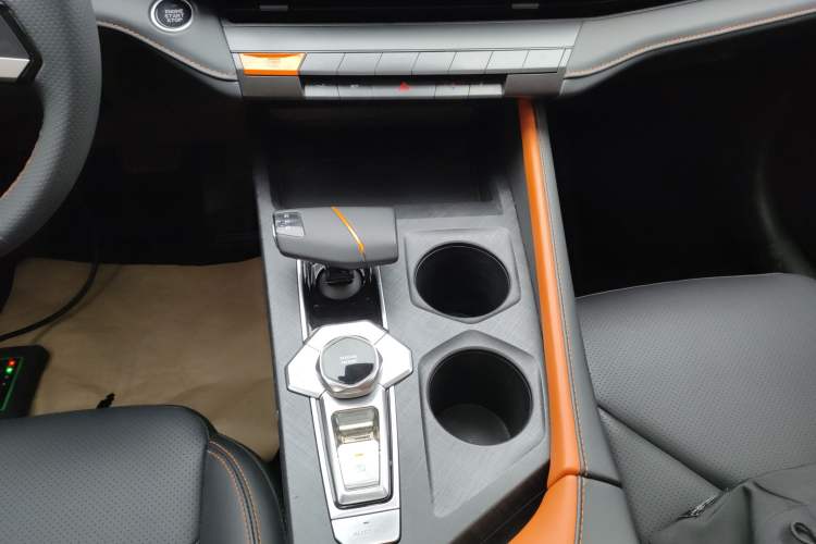 Used Changan UNI-V 2022 1.5T Prestige Version
