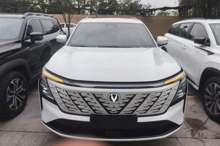 Used Changan CS75 PLUS 2025 4th Generation UItra 2.0T New Blue Whale – Smart & Powerful Version
