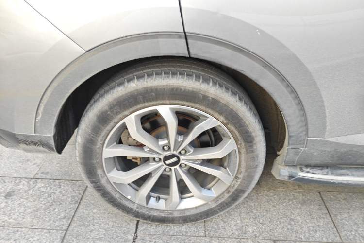 Used Wey VV6 2018 2.0T Two-Wheel-Drive Ultra-Luxury Version China V Standard
