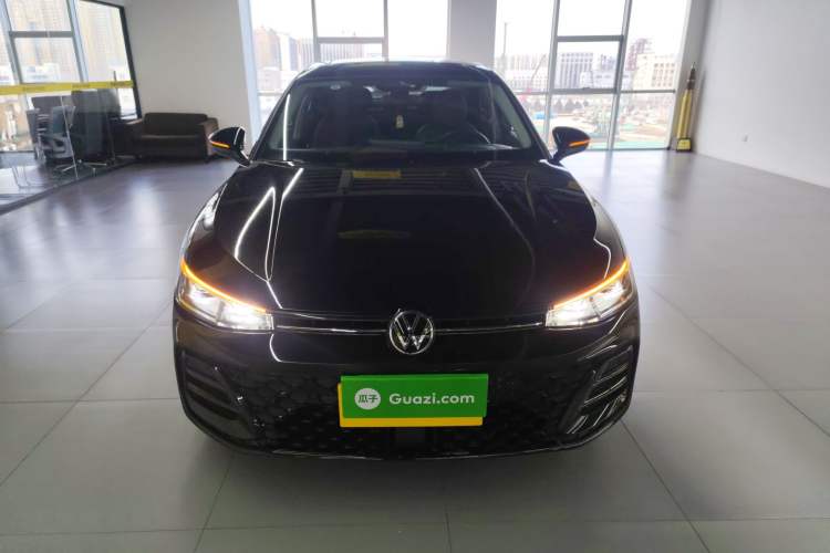 Used Volkswagen Passat 2025 Pro 380TSI Starry Dragon Edition
