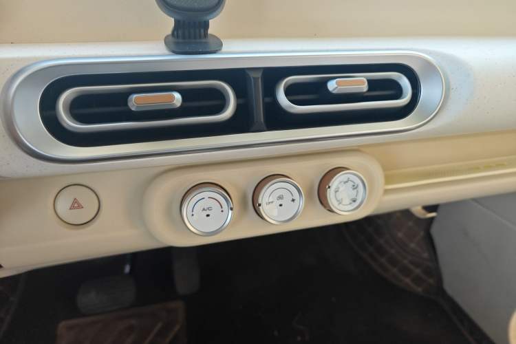 Used Wuling Hongguang MINIEV 2024 3rd Generation 215km Youth Edition
