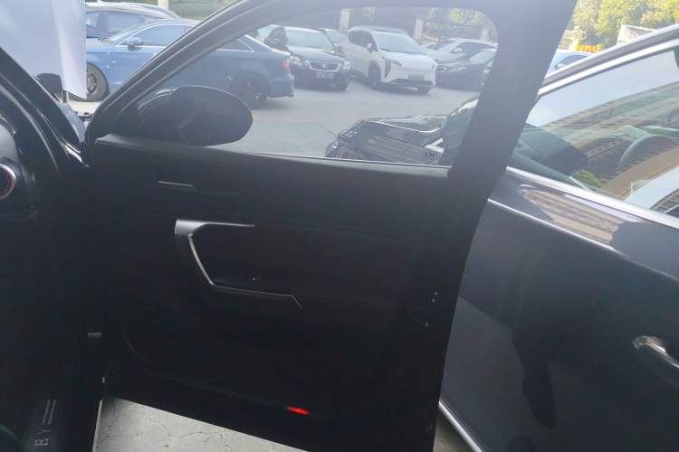 Used Wey VV5 2019 1.5T Two-Wheel Drive Color Pioneer
