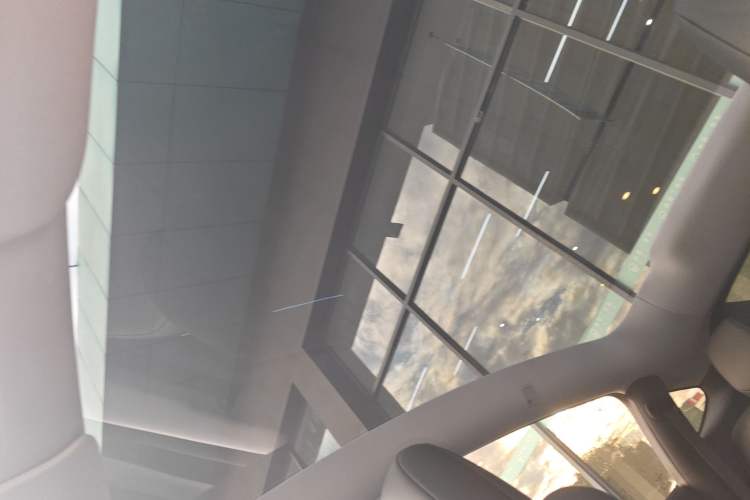 Used Tesla Model Y 2025 Rear-Wheel-Drive Version