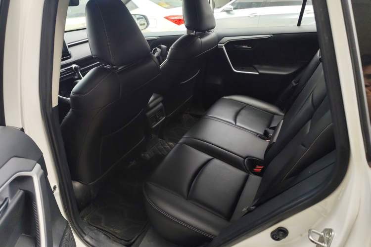 Used Toyota RAV4 2021 2.0L CVT Two-Wheel Drive Fashion Edition
