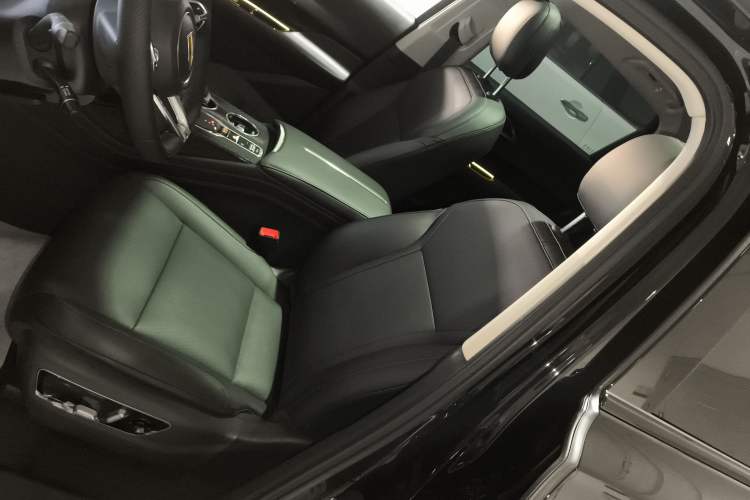 Used Hongqi HS3 PHEV 2025 Model 125km Jingwei PLUS 2 Millionth Anniversary Edition