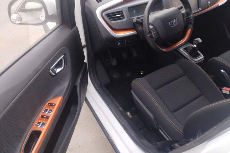 Used Geely Auto Vision X1 2017 1.3L Manual Frenzy Edition
