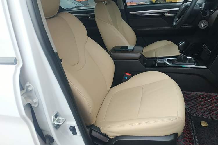 Used  T8 2021 2.0T PRO Diesel Two-Wheel Drive Sharp Edition Standard Dual HFC4DB2-2E