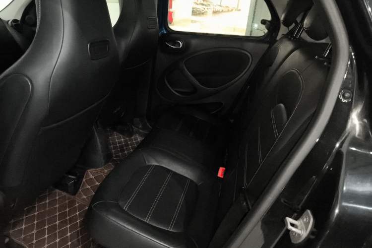 Used  forfour 2016 0.9T 66 kW Pioneer Edition