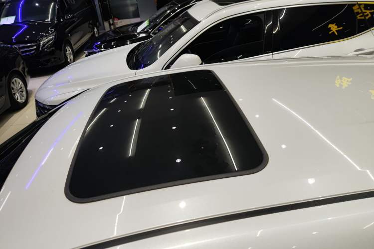 Used Toyota IZOA 2022 2.0L Yixing Version
