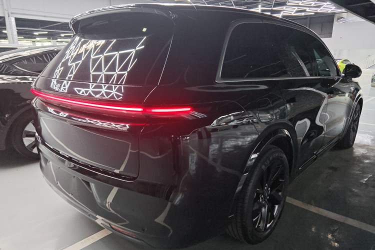 Used Li Auto L8 2023 Pro Model
