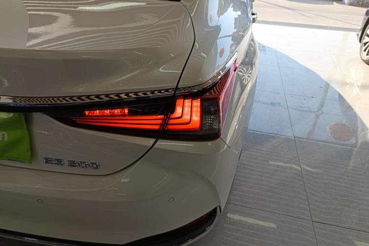 Used Lexus ES 2020 200 Excellence Edition
