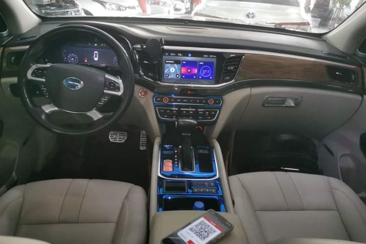 Used GAC Trumpchi GS8 2017 320T Two-Wheel Drive Luxury Smart Connectivity Version (7 Seats)
