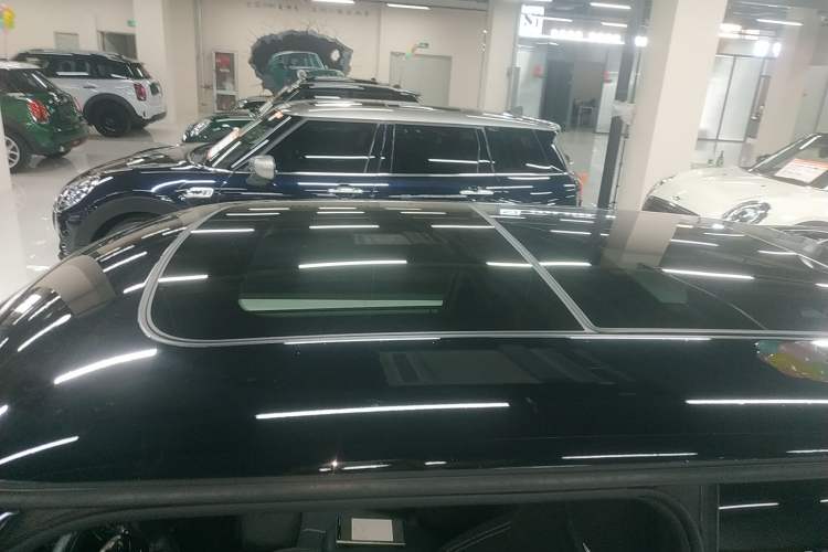 Used  MINI 2019 1.5T COOPER Racing Driver
