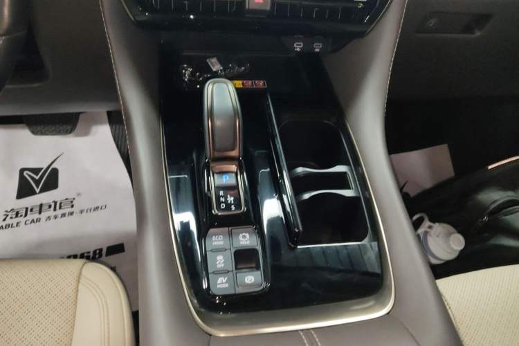 Used Toyota Alphard 2024 Dual-Engine 2.5L Deluxe Edition
