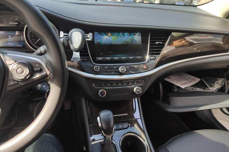 Used Buick Verano 2018 Sedan 20T Dual-Clutch Leading Model