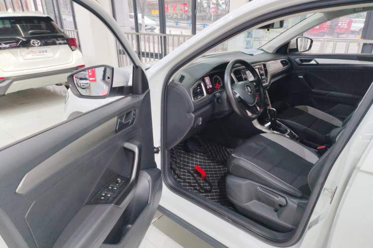 Used Volkswagen T-ROC 2020 230TSI DSG Two-Wheel Drive Advanced Version
