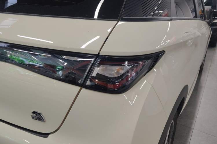 Used BYD Dolphin 2021 405 km Fashion Edition
