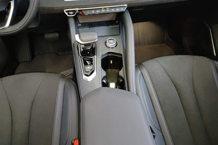 Used Geely Auto Monjaro L 2024 2.0TD High-Power Automatic Two-Wheel Drive Skyline Edition
