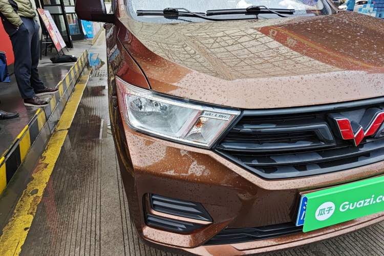 Used Wuling Hongguang 2019 1.5L S Basic Version China VI Standard LAR
