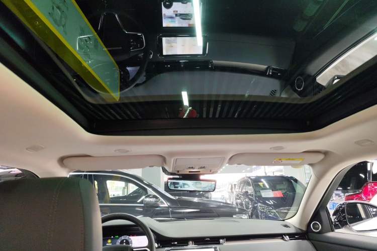 Used Land Rover Range Rover Evoque 2021 Range Rover Velar 249 PS R-Dynamic HSE Luxury Edition